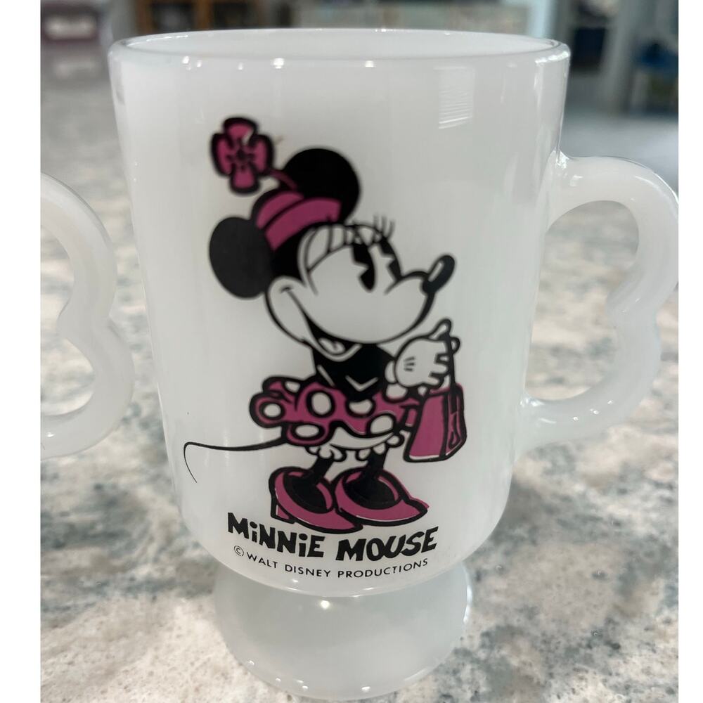 Vintage Pair Of Disney Milk Glass Pedestal Mugs Featuring Minnie & Mickey Mouse - Picture 4 of 7